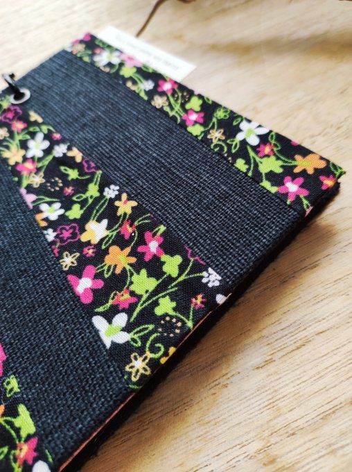 Carnet de notes ou Agenda " Patchwork Fleuri " Fait Main en tissu - Rechargeable